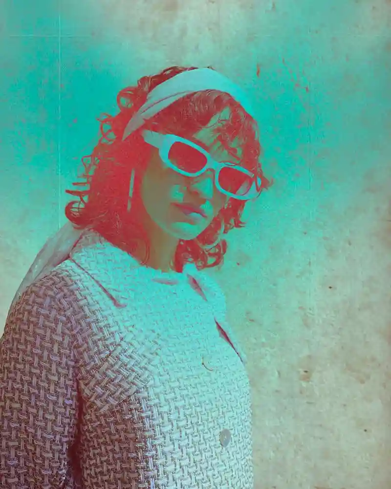 MLS-Agency fashion shoot - Model in motion, psychedelic flick effect for modern luxury branding